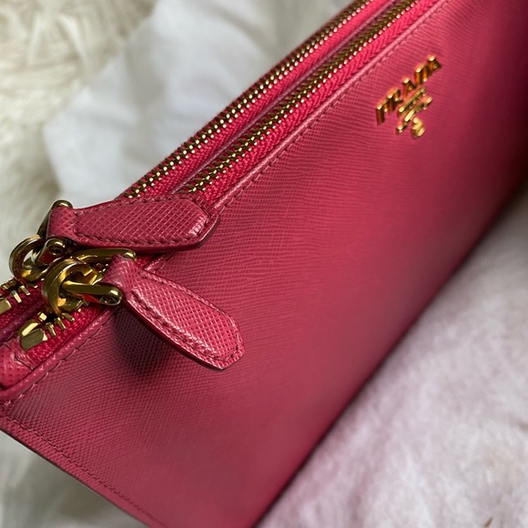 Prada Safiano leather cluth - Picture 4 of 7